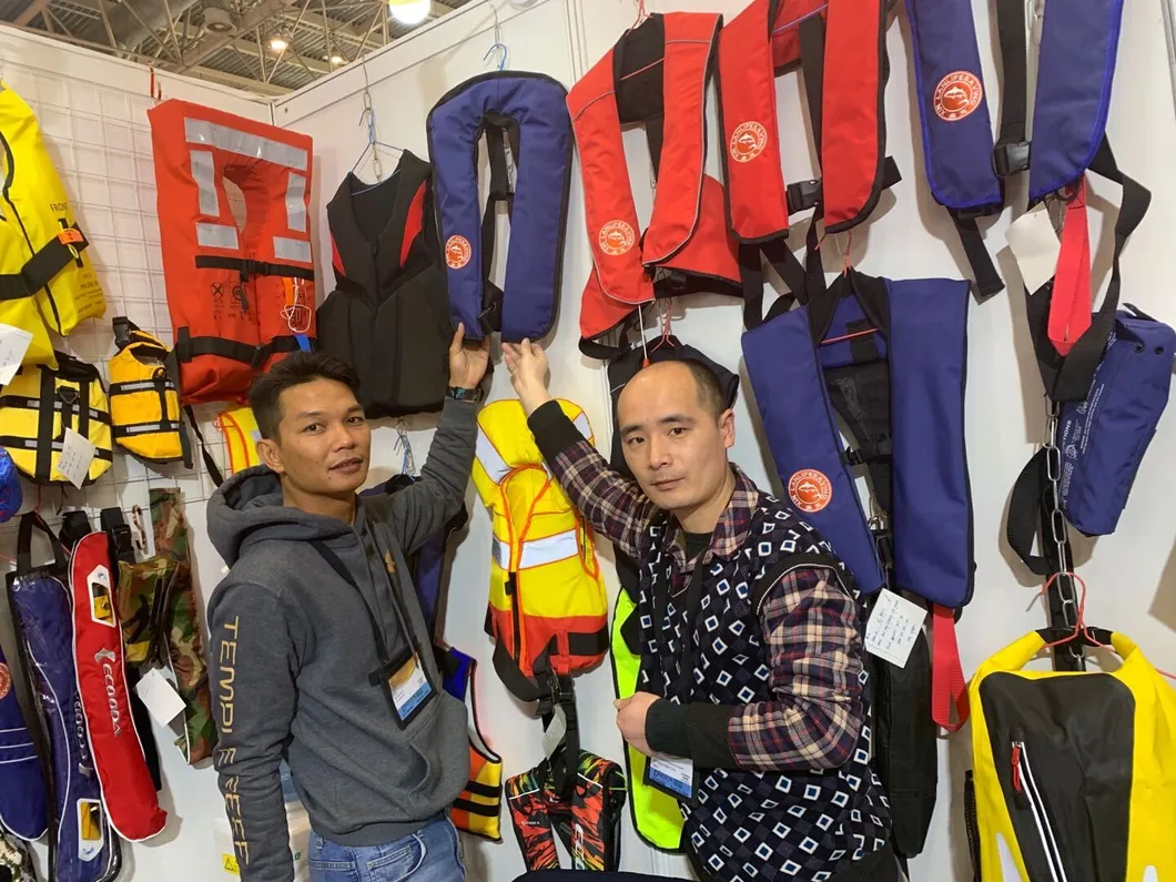 33G CO2 Inflatable Life Jacket/CE Approved Life Jacket/150n Lifejacket/Life Vest Marine Lifejacket Coatstal Sailboat Life Boat Totally Enclosed Lifeboat Safety
