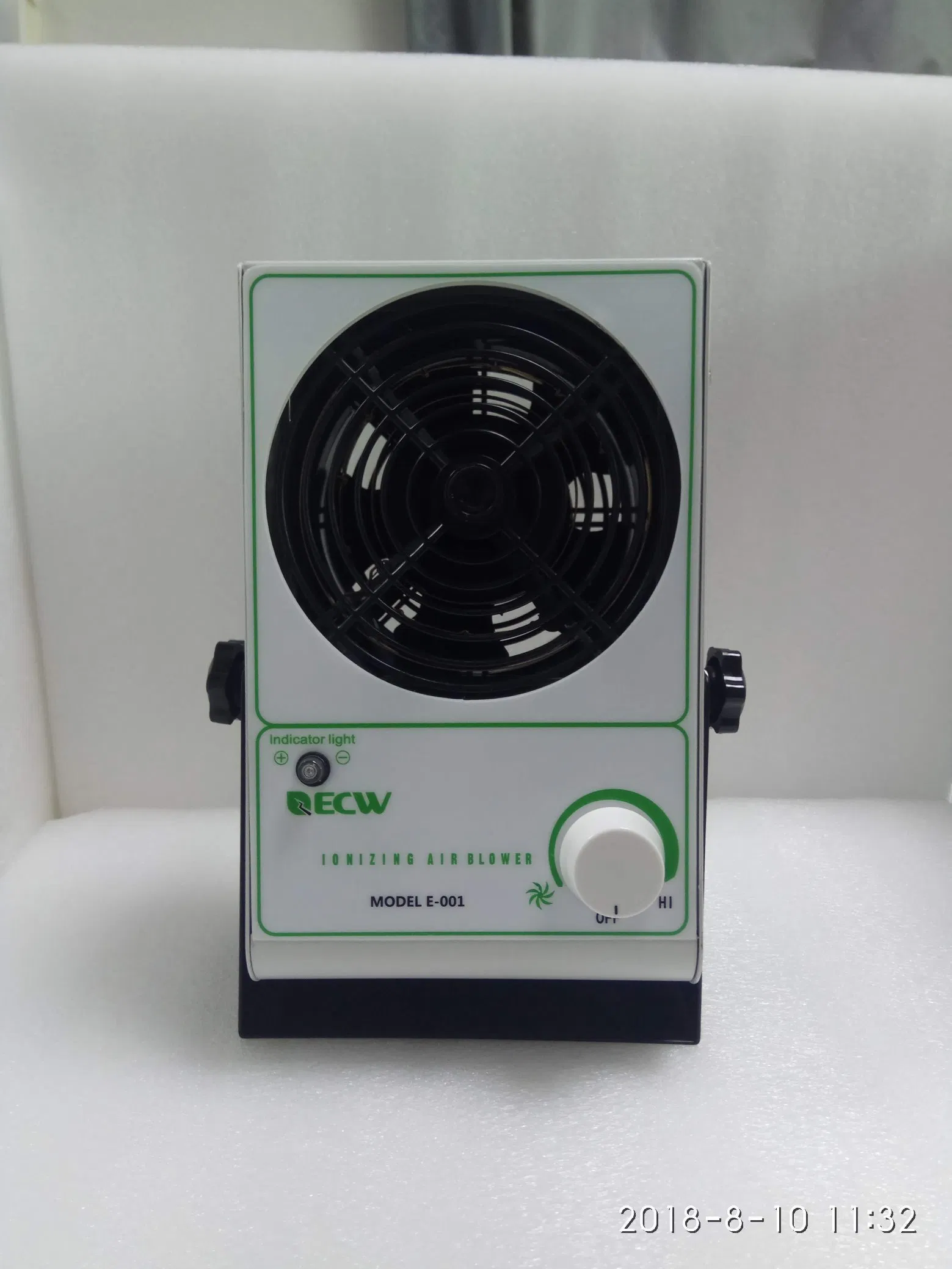 Ce & RoHS Electrostatic ESD Ionized Fan Benchtop Anti-Static Ionizer Ionizing Air Blower