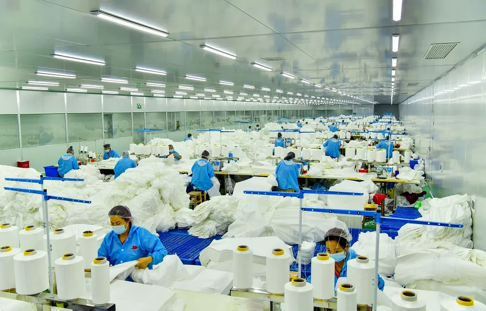 China FFP2 Dust Face Mask Respirator in Stock Factory Direct Sale KN95 Face Mask with White Color, FFP2 Manufacturer Wholesale in Stock