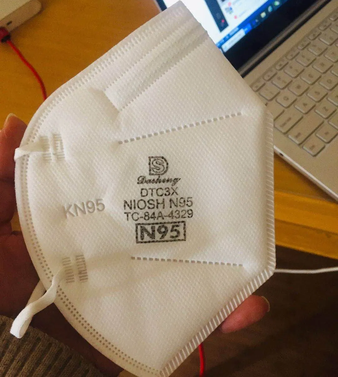 En149: 2001 +A1: 2009 N95 KN95 FFP2 Self-Suction Pfe 95% Filter Particulate Respirators
