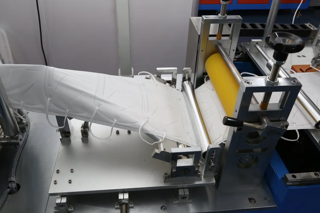 White List Manufacturer FFP2 Mask Disposable Protective Fold Flat Mask 3D OEM Dem KN95 N95